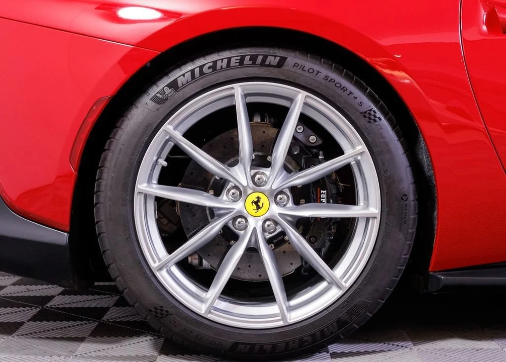 2021 Ferrari 812 GTS - Image 11 of 31