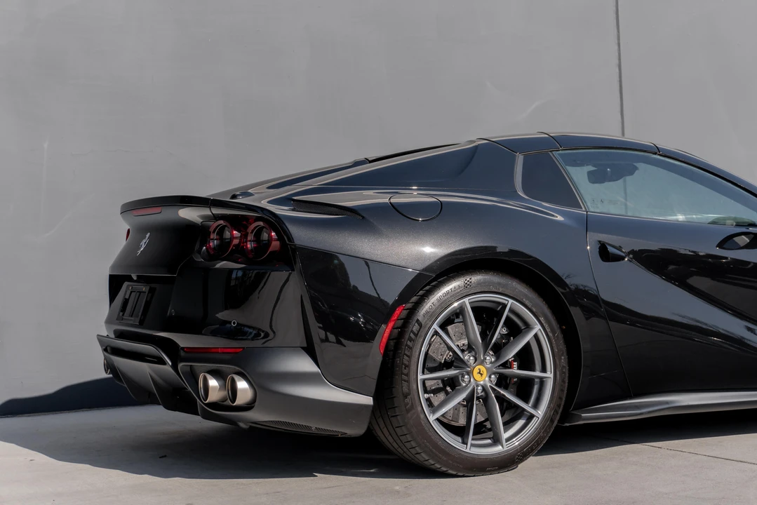 2021 Ferrari 812 GTS - Image 27 of 31