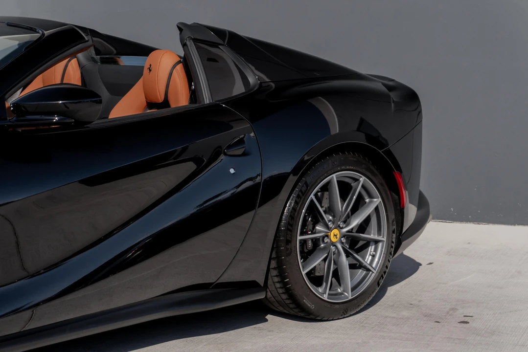 2021 Ferrari 812 GTS - Image 21 of 31