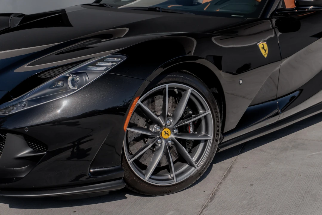 2021 Ferrari 812 GTS - Image 15 of 31
