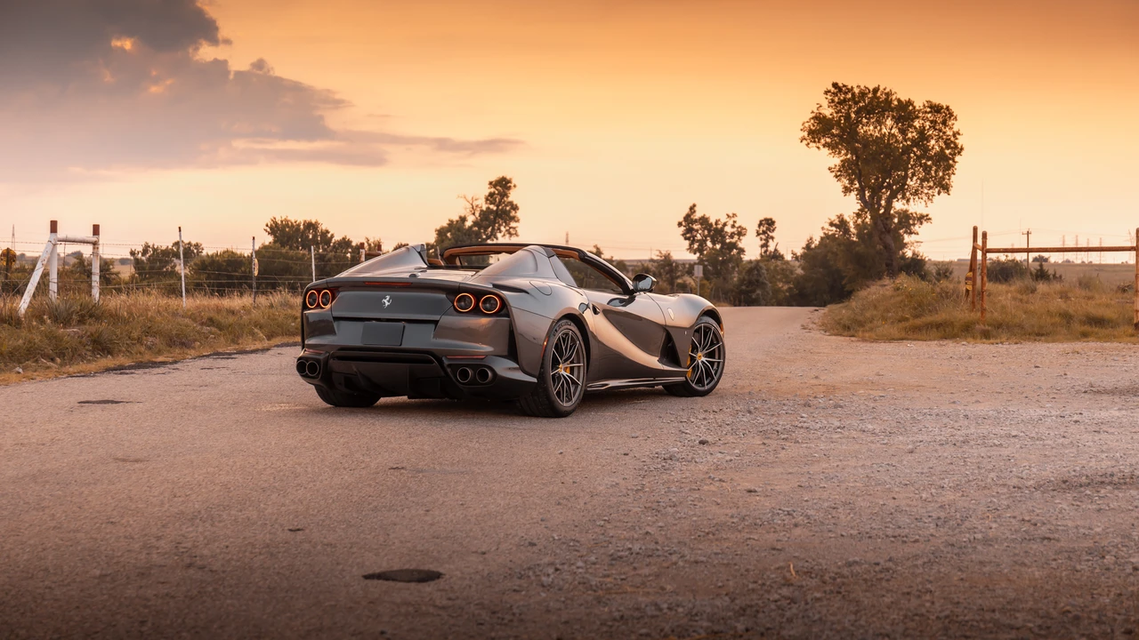 2021 Ferrari 812 GTS - Image 13 of 31