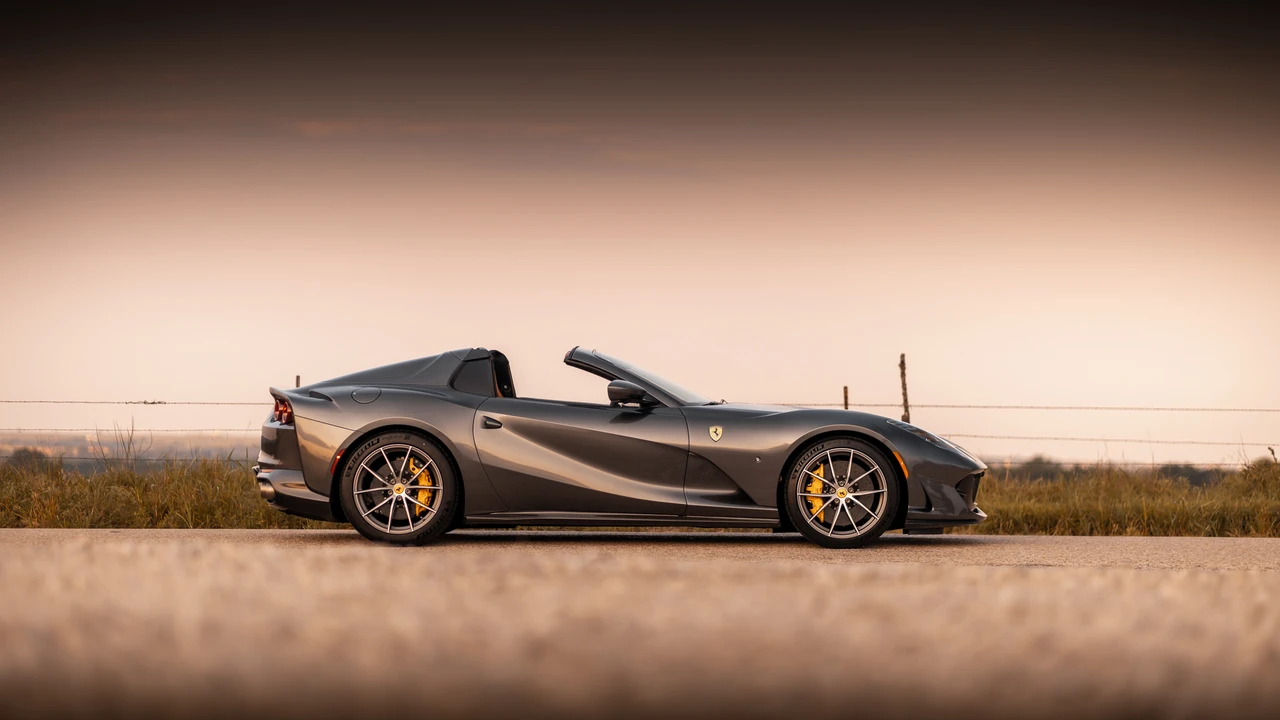 2021 Ferrari 812 GTS - Image 16 of 31