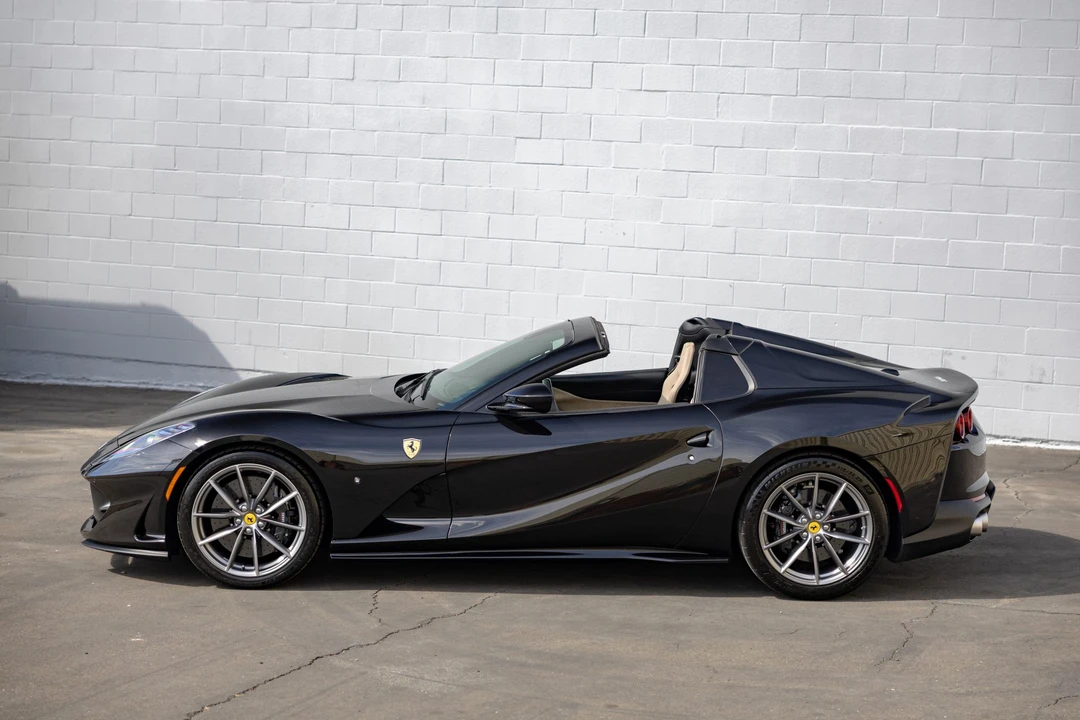 2021 Ferrari 812 GTS - Image 8 of 31