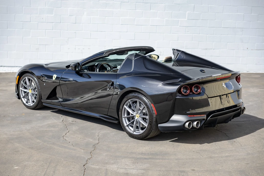 2021 Ferrari 812 GTS - Image 11 of 31