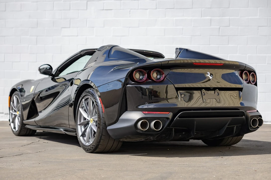2021 Ferrari 812 GTS - Image 15 of 31