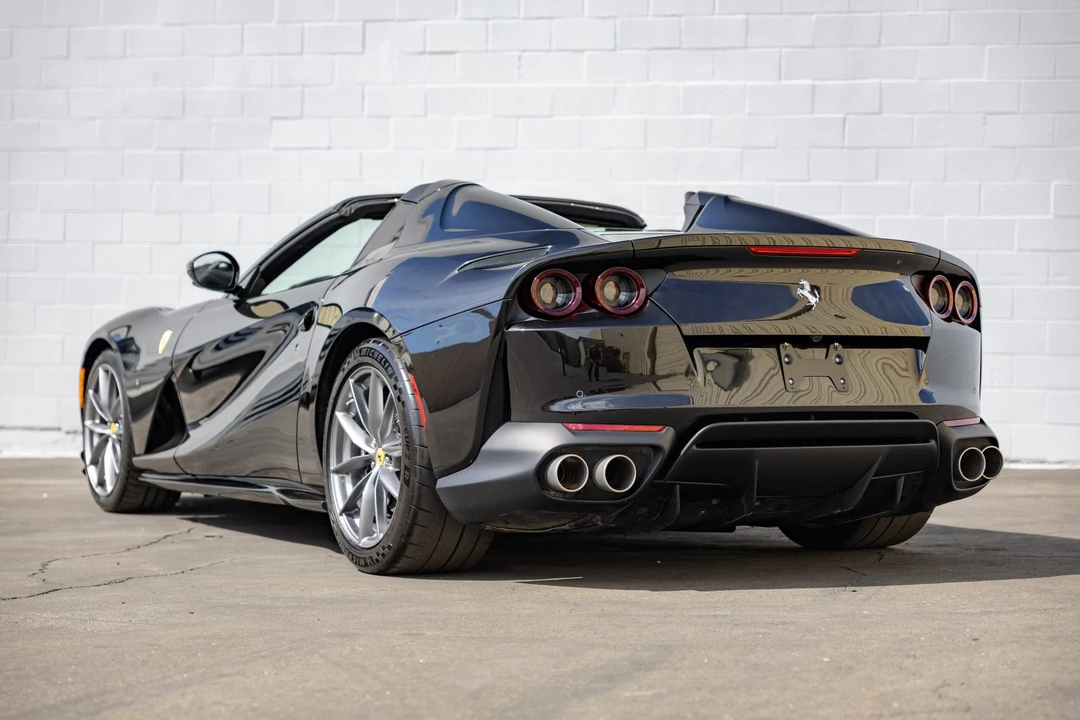 2021 Ferrari 812 GTS - Image 14 of 31
