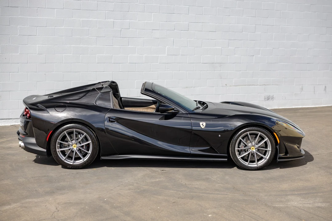2021 Ferrari 812 GTS - Image 28 of 31