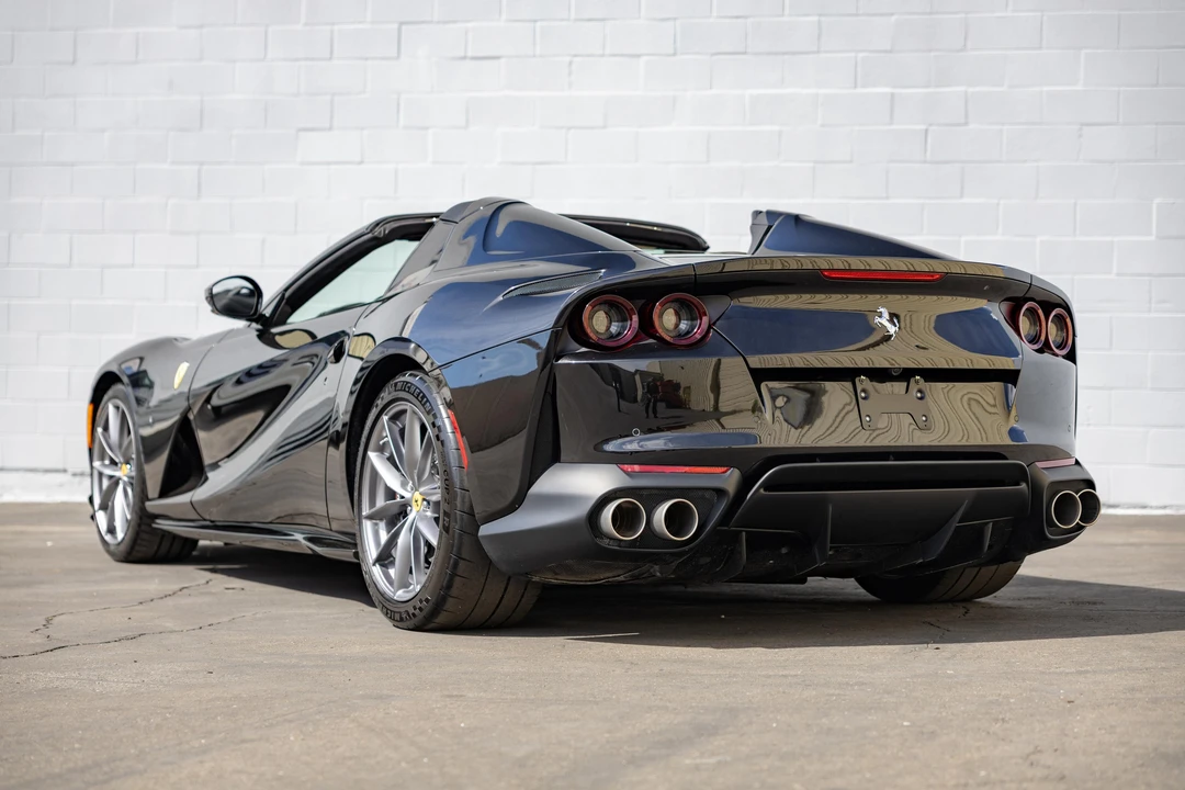 2021 Ferrari 812 GTS - Image 17 of 31