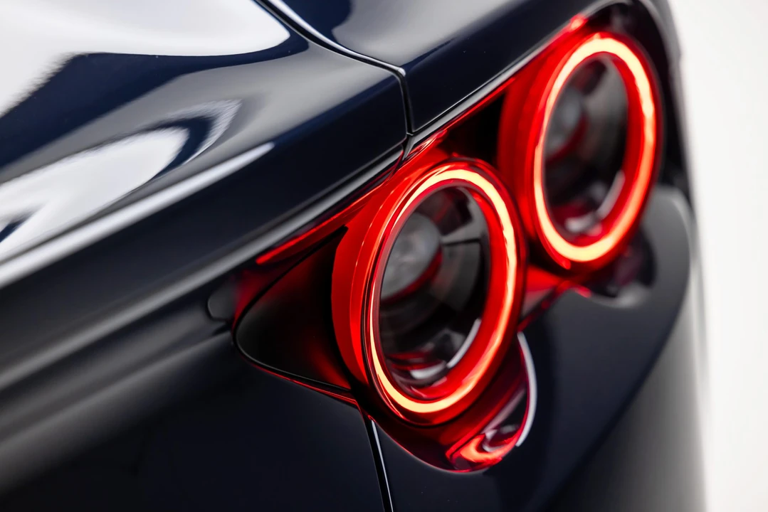 2021 Ferrari 812 GTS - Image 27 of 31