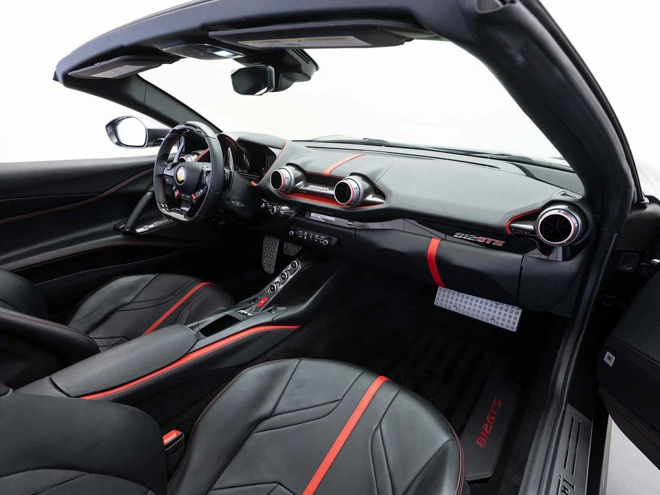 2021 Ferrari 812 GTS - Image 13 of 31