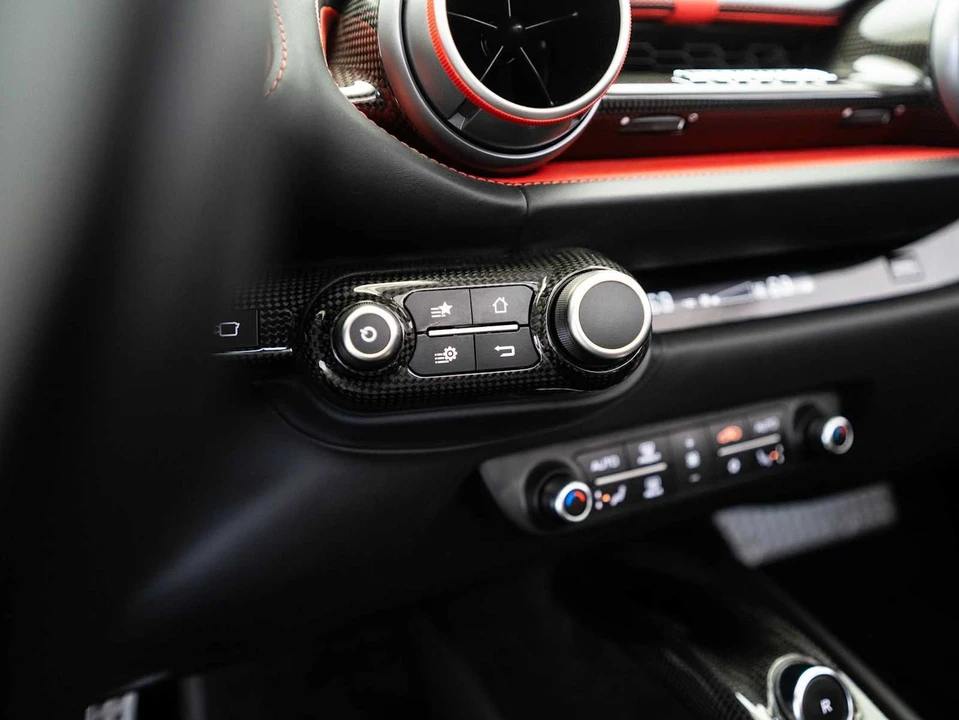 2021 Ferrari 812 GTS - Image 25 of 31