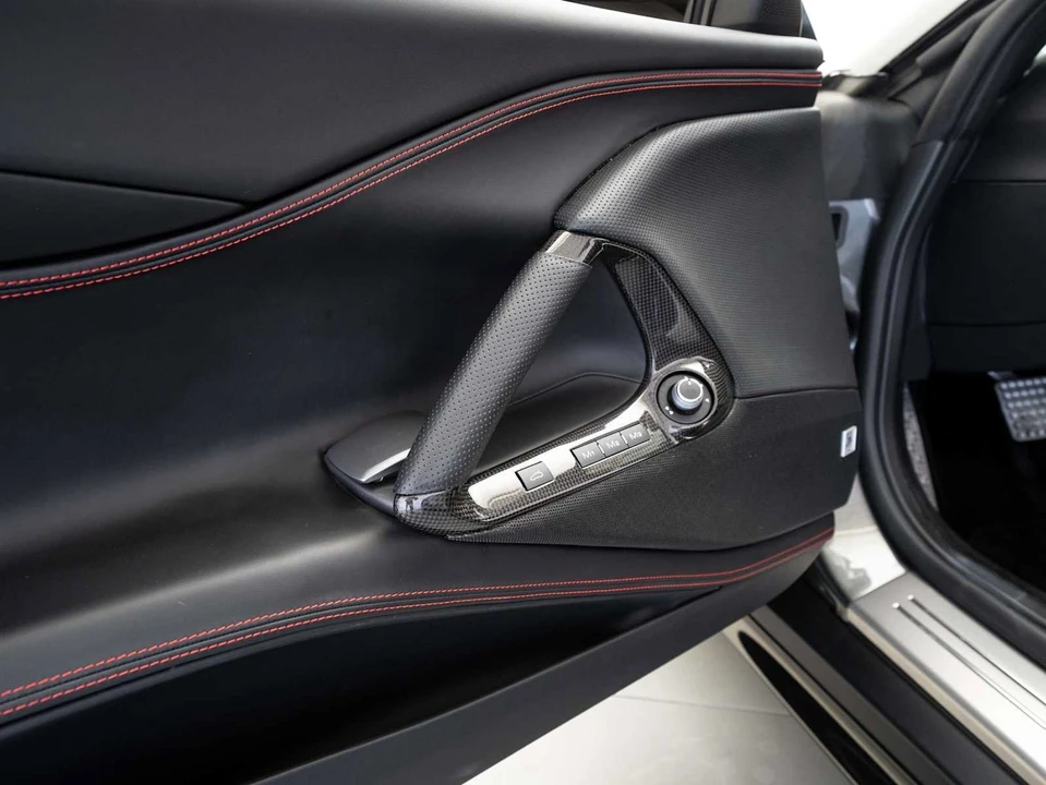2021 Ferrari 812 GTS - Image 16 of 31