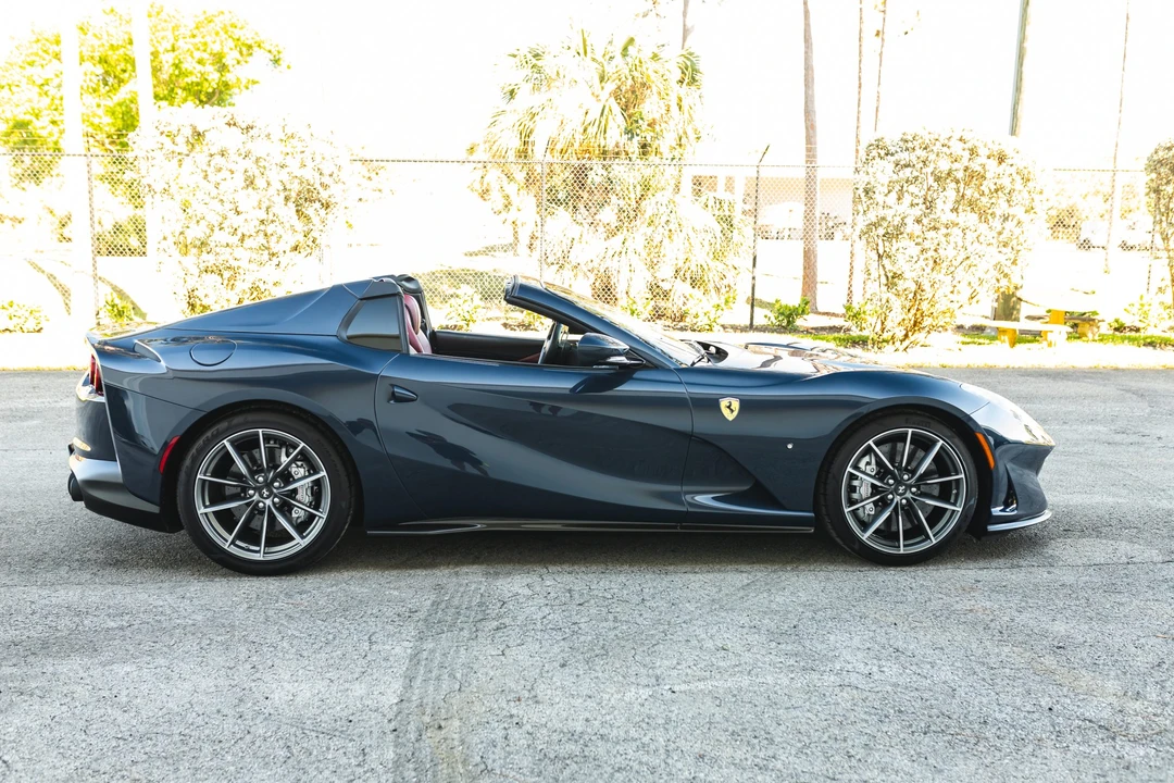2021 Ferrari 812 GTS - Image 17 of 31