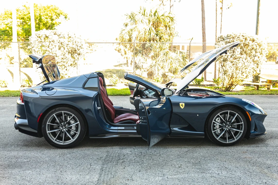 2021 Ferrari 812 GTS - Image 25 of 31
