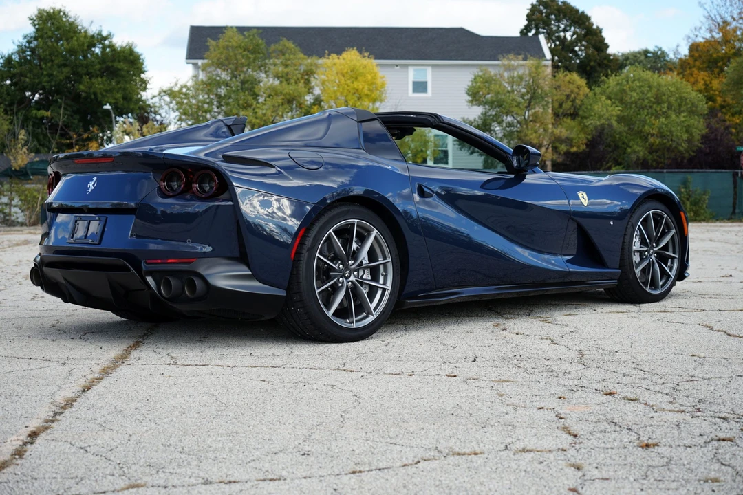 2021 Ferrari 812 GTS - Image 15 of 31
