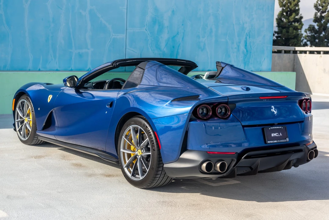 2021 Ferrari 812 GTS - Image 13 of 31