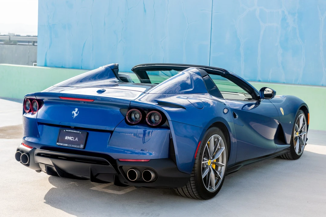 2021 Ferrari 812 GTS - Image 15 of 31