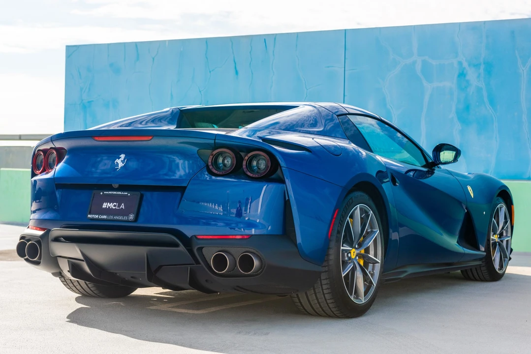 2021 Ferrari 812 GTS - Image 7 of 31