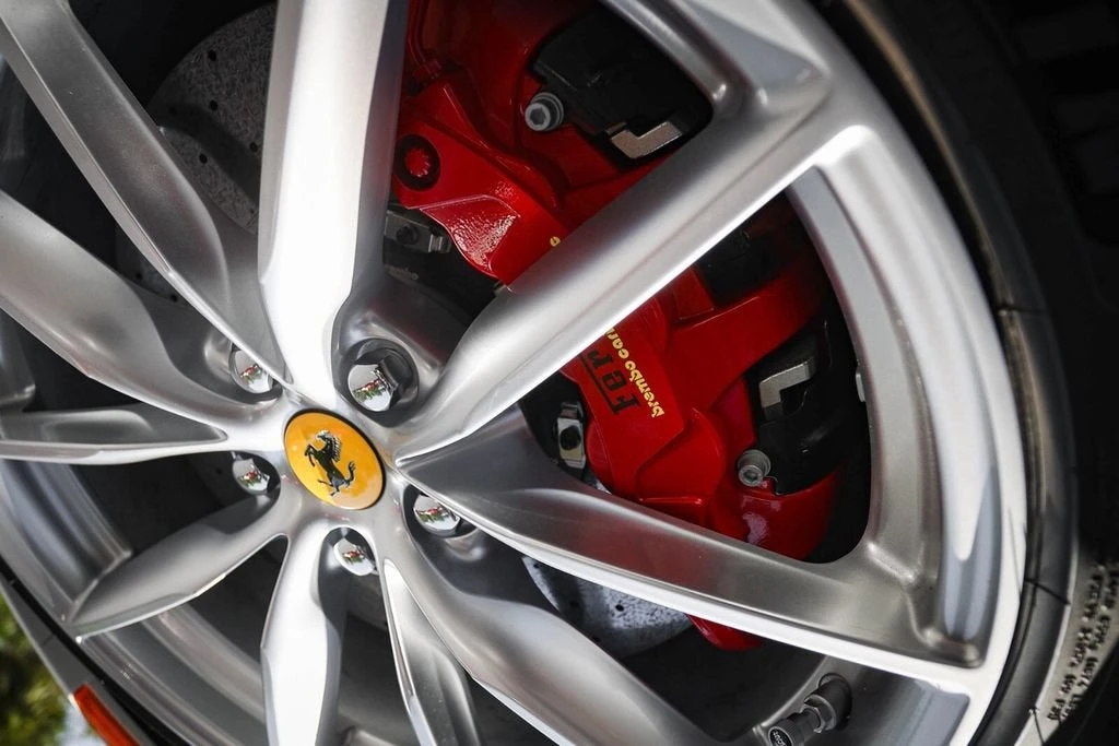 2021 Ferrari 812 GTS - Image 13 of 31