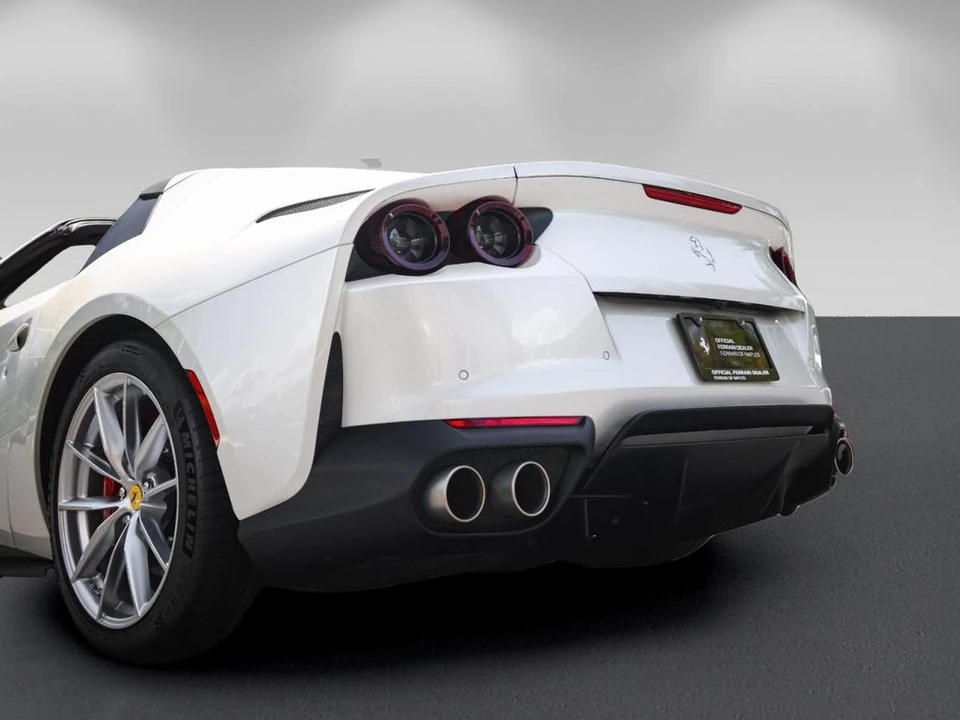 2021 Ferrari 812 GTS - Image 16 of 31