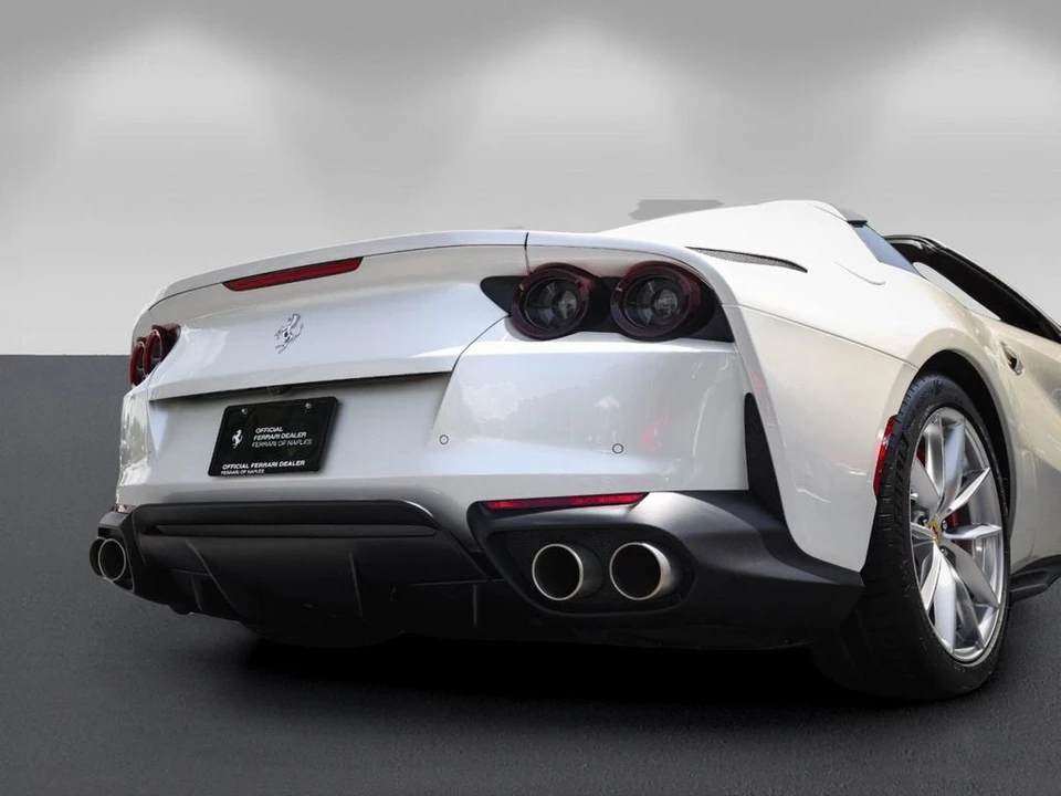 2021 Ferrari 812 GTS - Image 15 of 31