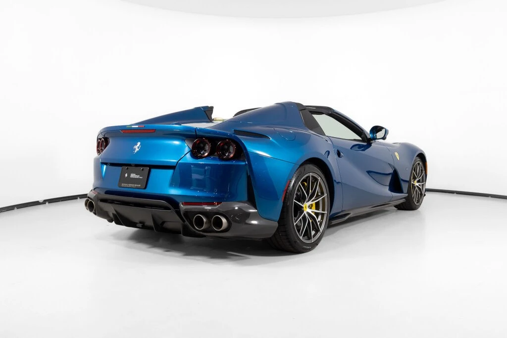 2021 Ferrari 812 - Image 8 of 31