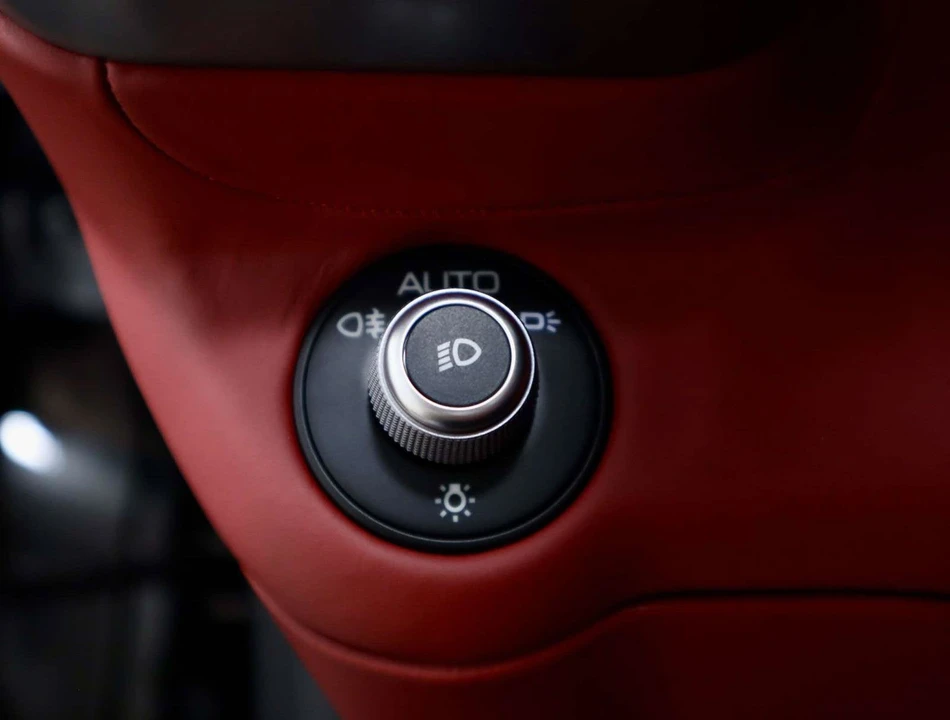 2021 Ferrari 812 GTS - Image 24 of 31
