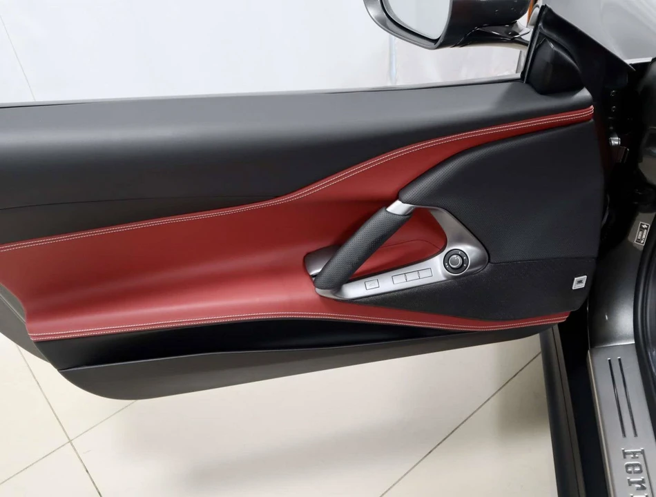 2021 Ferrari 812 GTS - Image 17 of 31