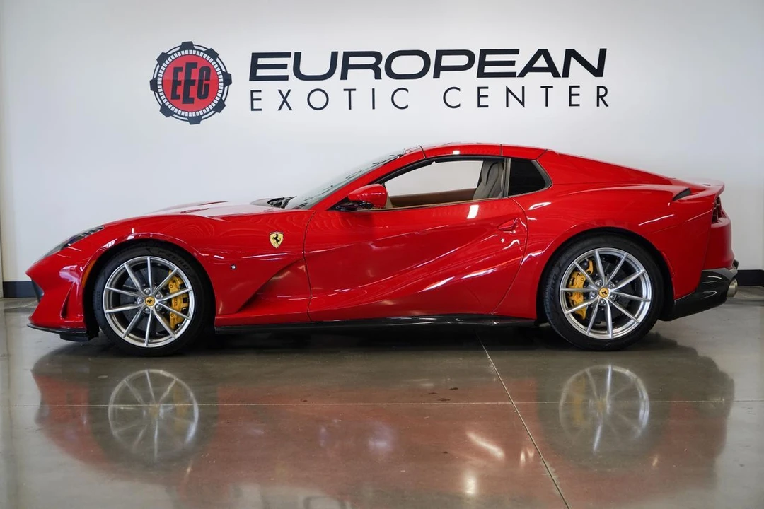2021 Ferrari 812 GTS - Image 7 of 21