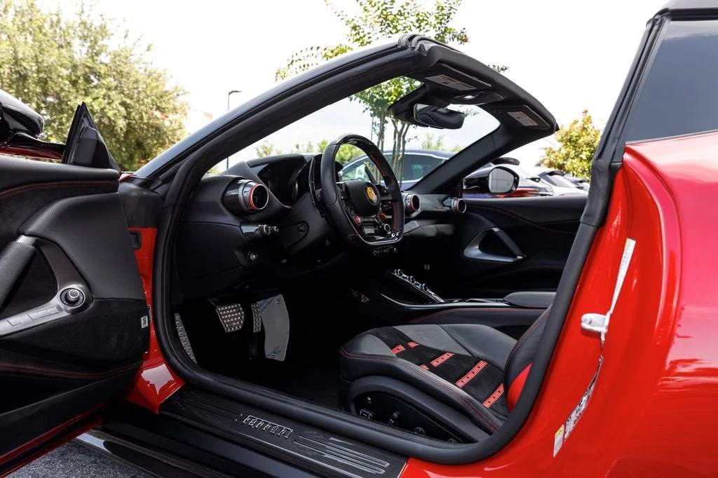 2021 Ferrari 812 GTS - Image 25 of 31