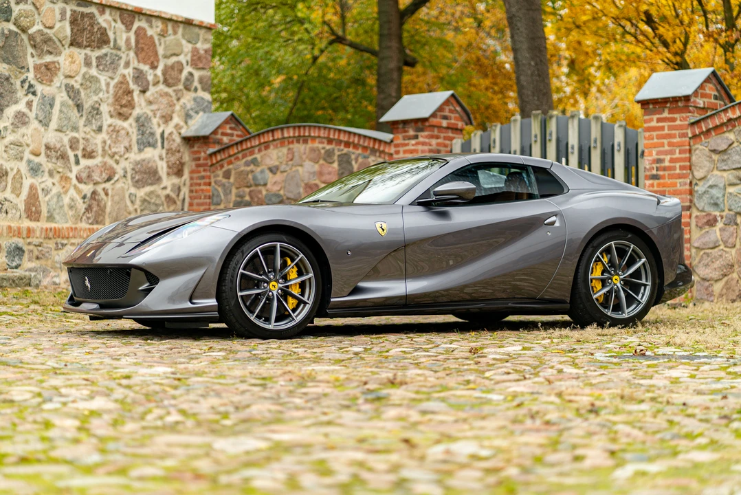 2021 Ferrari 812 GTS - Image 11 of 31