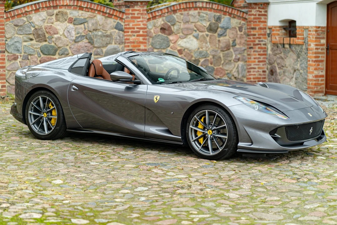 2021 Ferrari 812 GTS - Image 9 of 31