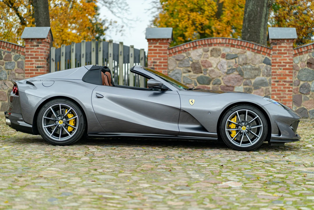 2021 Ferrari 812 GTS - Image 20 of 31