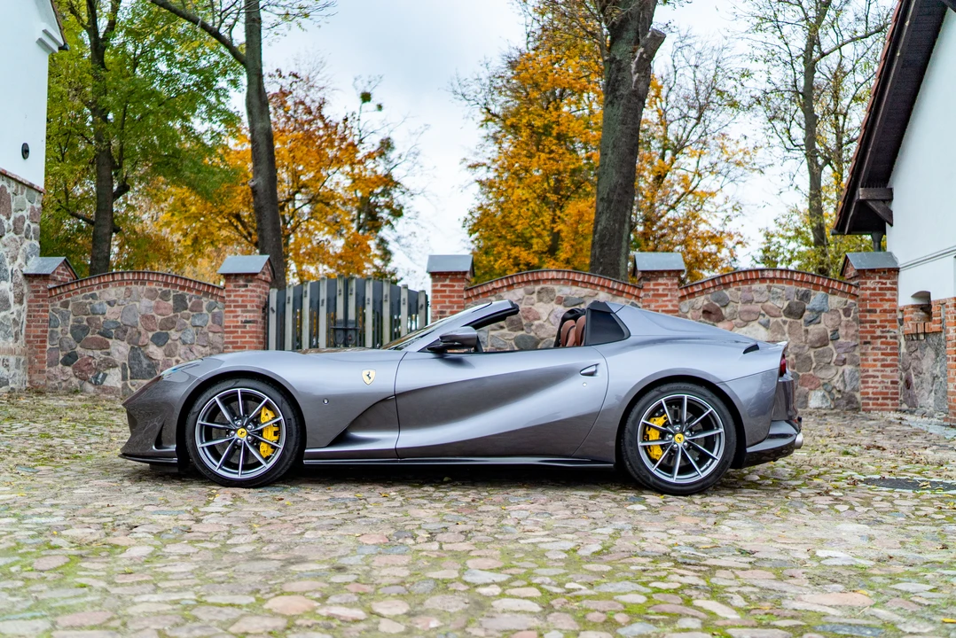 2021 Ferrari 812 GTS - Image 12 of 31