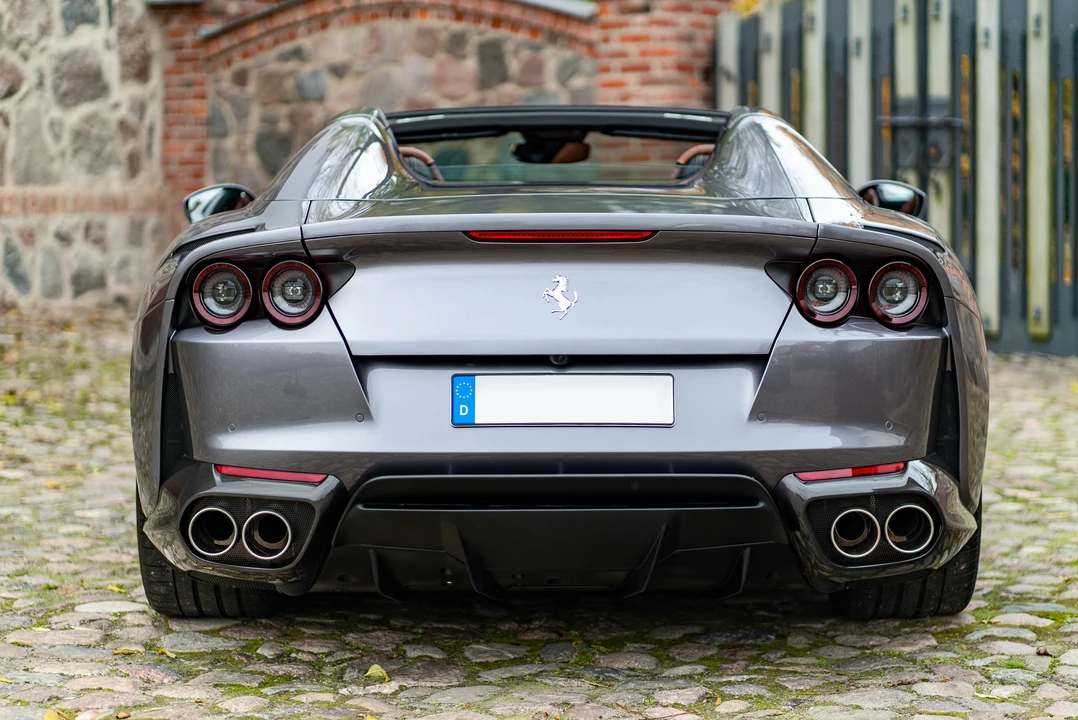2021 Ferrari 812 GTS - Image 6 of 31