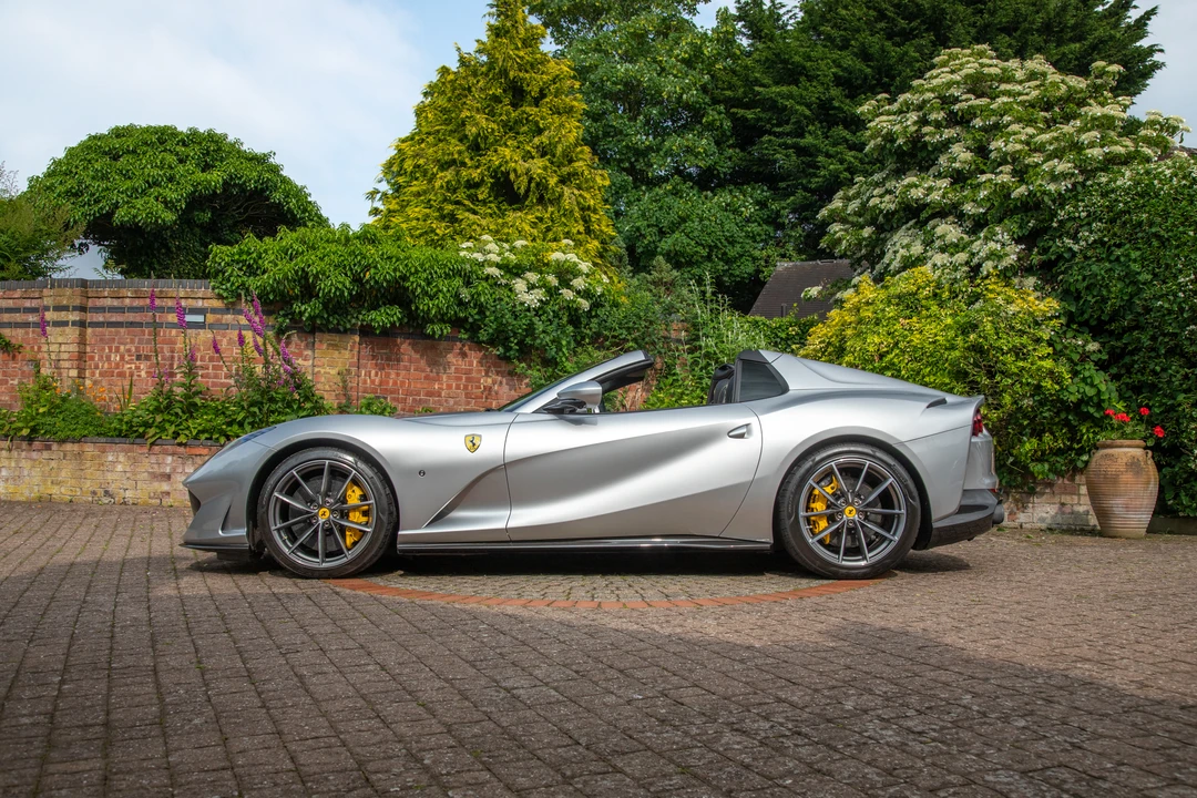 2021 Ferrari 812 GTS - Image 7 of 31