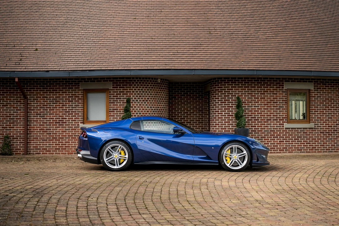 2021 Ferrari 812 GTS - Image 9 of 31