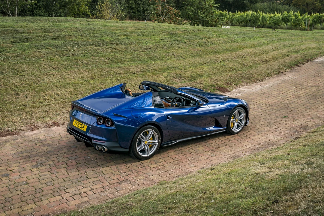 2021 Ferrari 812 GTS - Image 7 of 31