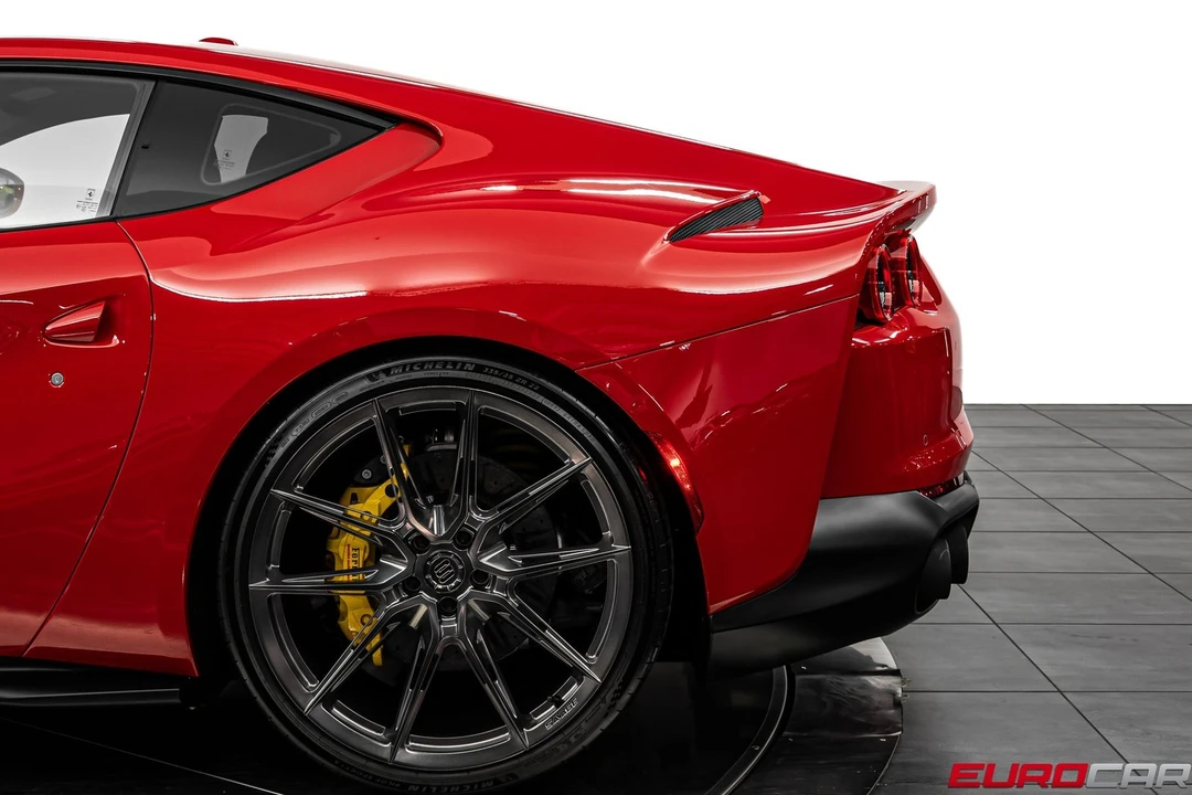 2021 Ferrari 812 Superfast - Image 16 of 31