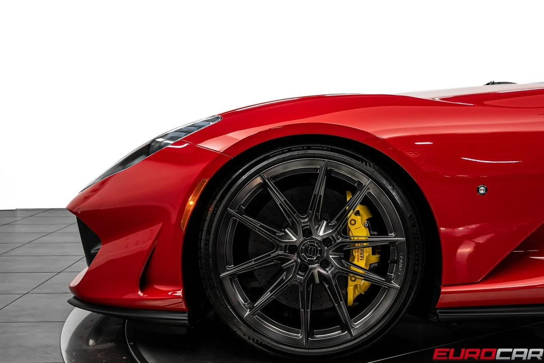 2021 Ferrari 812 Superfast - Image 14 of 31