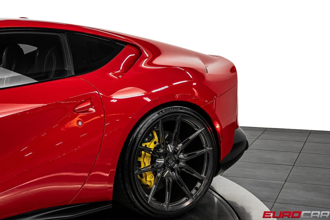 2021 Ferrari 812 Superfast - Image 15 of 31
