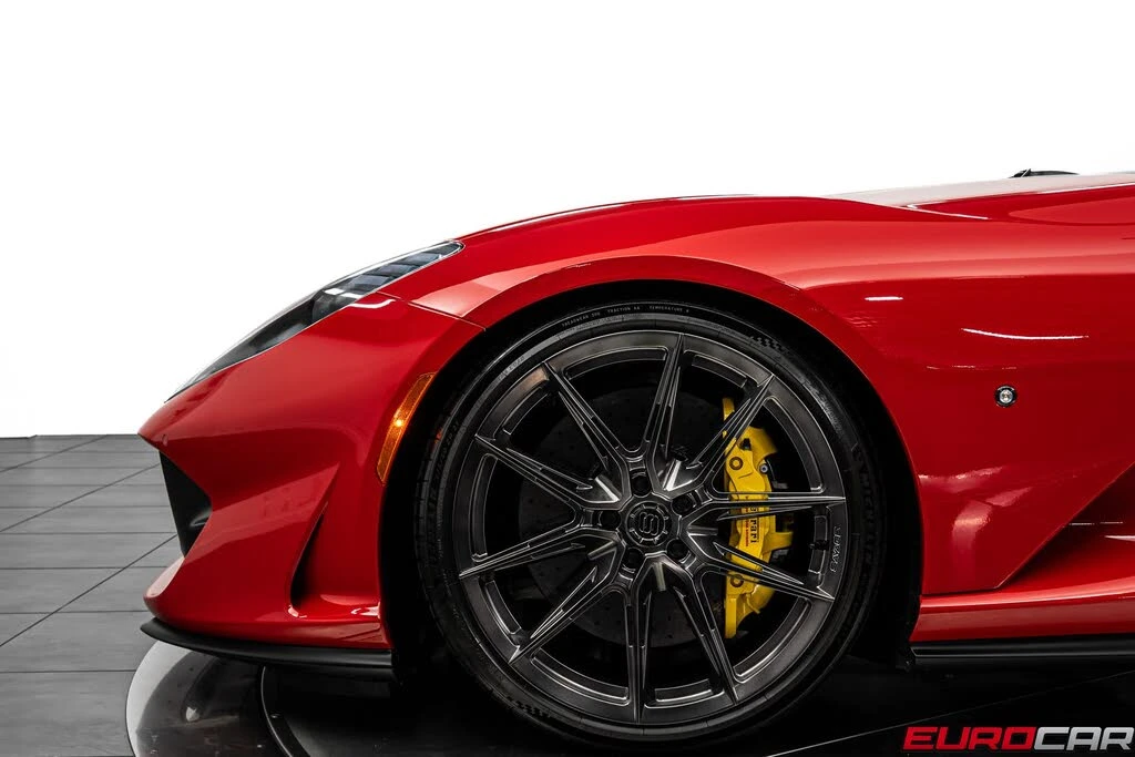 2021 Ferrari 812 Superfast - Image 14 of 31