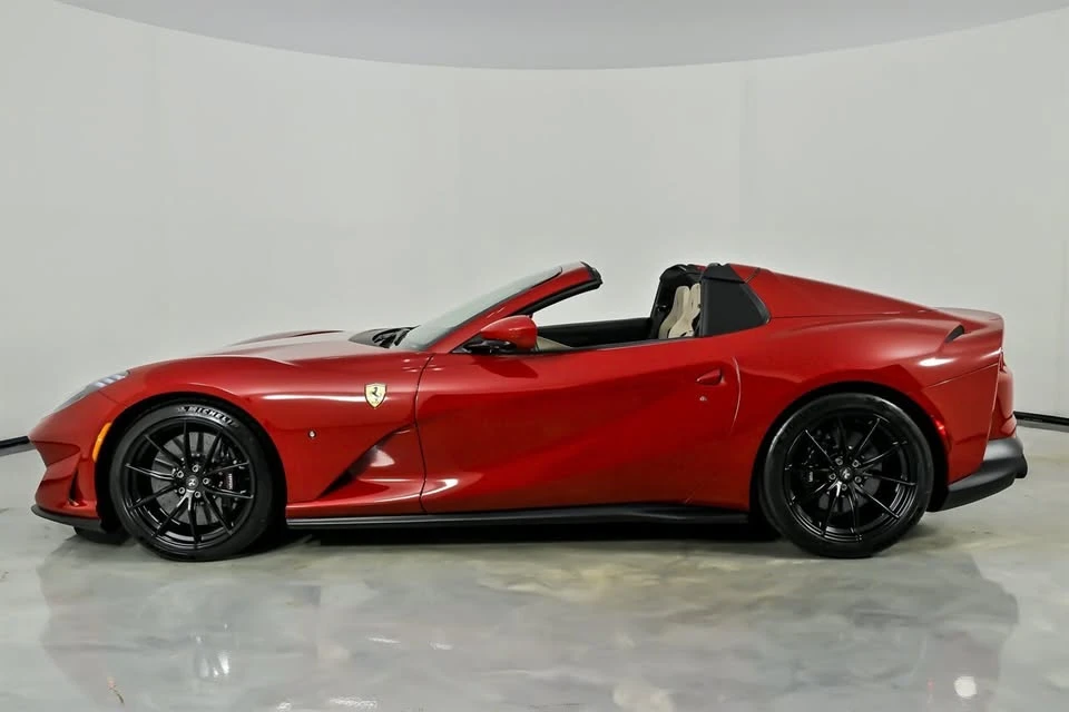 2021 Ferrari 812 GTS - Image 7 of 19