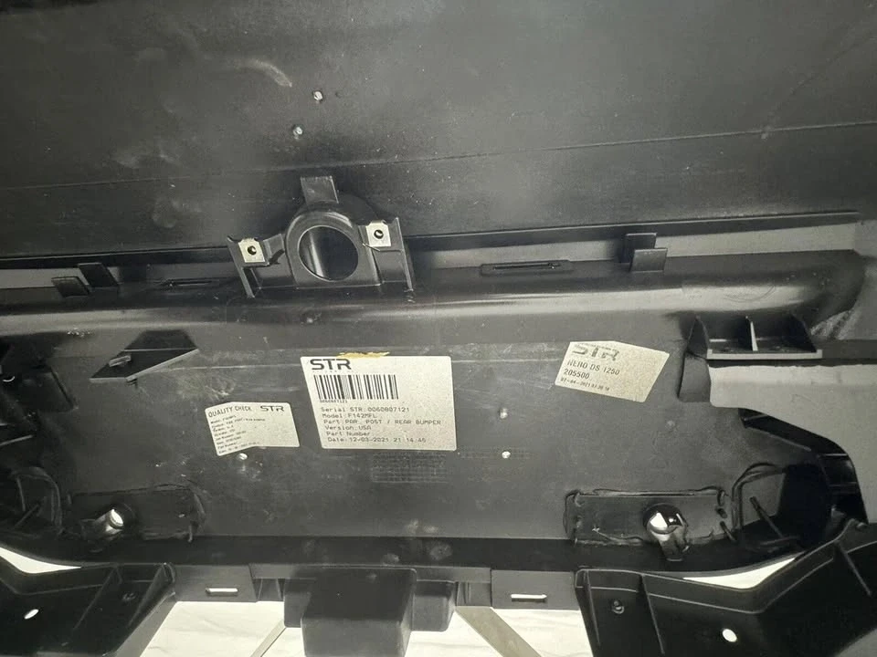 2021 Parts & Memorabilia Bodywork - Image 4 of 4