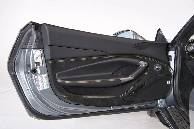 2021 Ferrari F8 Spider - Image 19 of 31