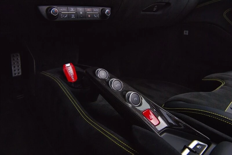 2021 Ferrari F8 Spider - Image 28 of 31