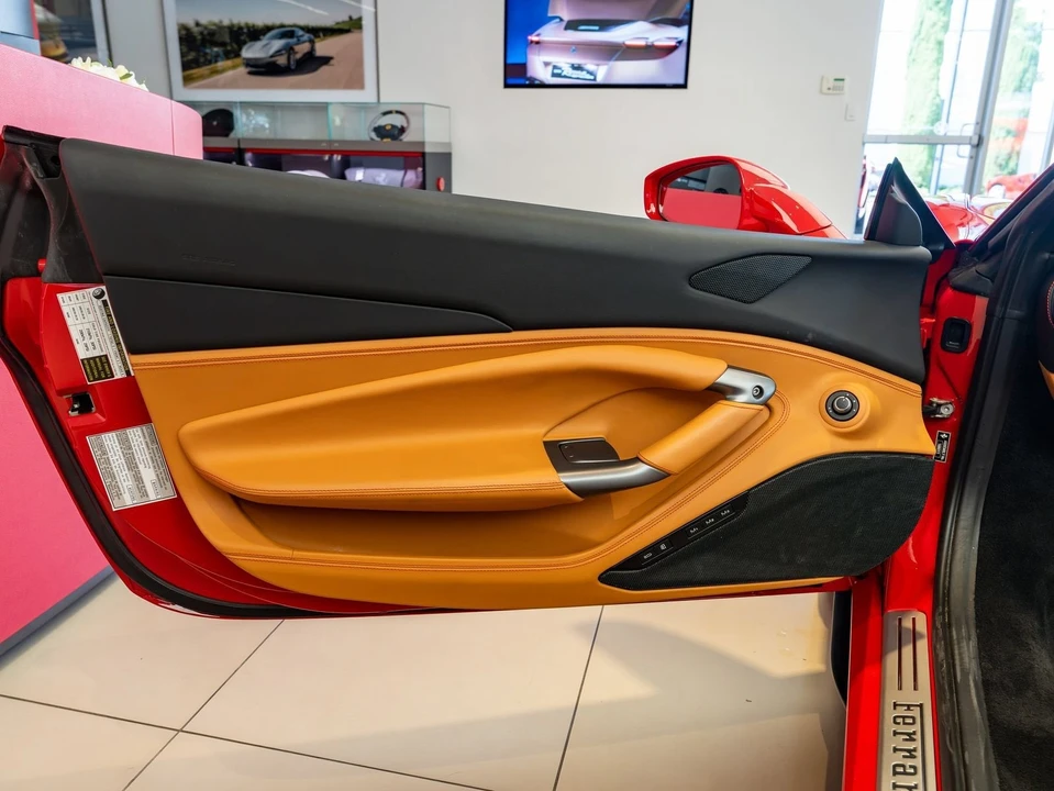 2021 Ferrari F8 Spider - Image 8 of 31