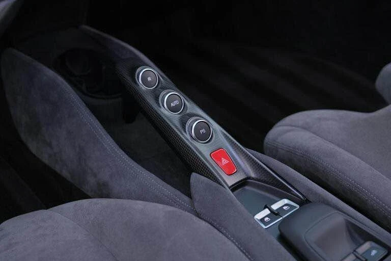 2021 Ferrari F8 Spider - Image 16 of 20