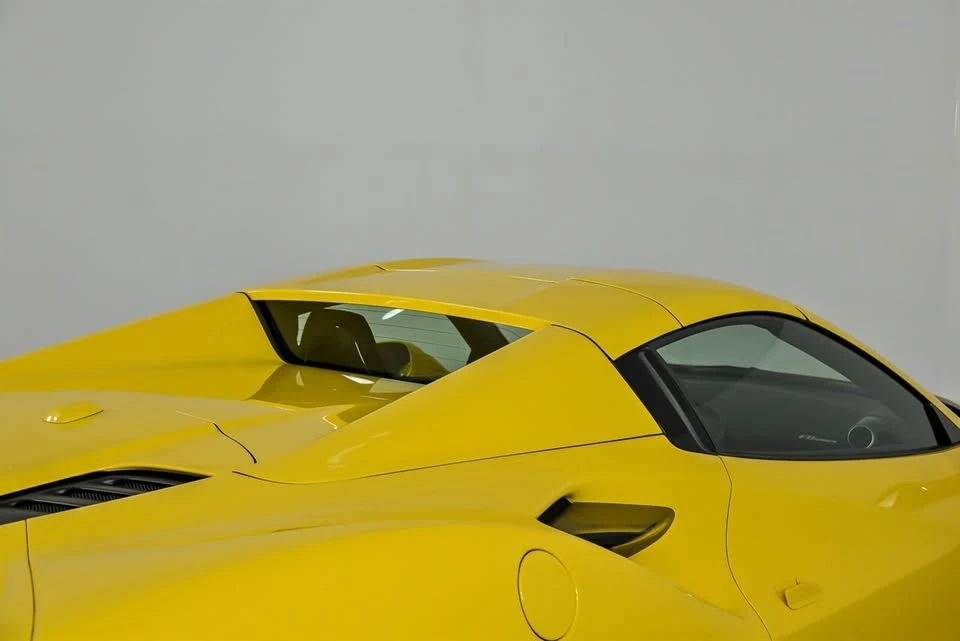 2021 Ferrari F8 Spider - Image 17 of 20