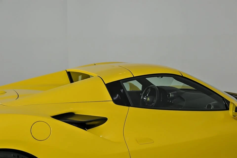 2021 Ferrari F8 Spider - Image 16 of 20